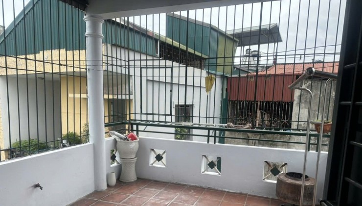 Cho thuê nhà trong ngõ Kim Ngưu, 5 tầng, diện tích 30m2 - 3PN - 3vs giá 12triệu - Full đồ